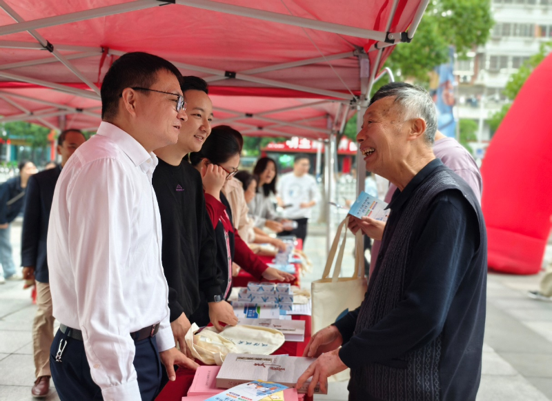 市统计局开展第十六届“中国统计开放日”活动