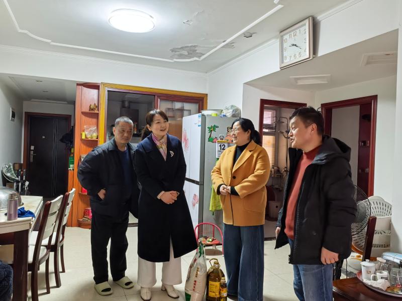 市统计局赴结对共建社区开展生活困难群众春节走访慰问活动